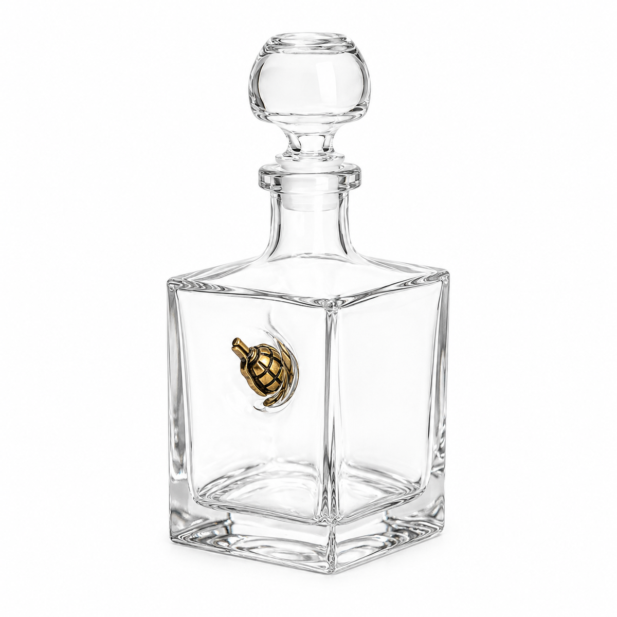 VSKLO glass decanter for whiskey, wine, and spirits in a premium style