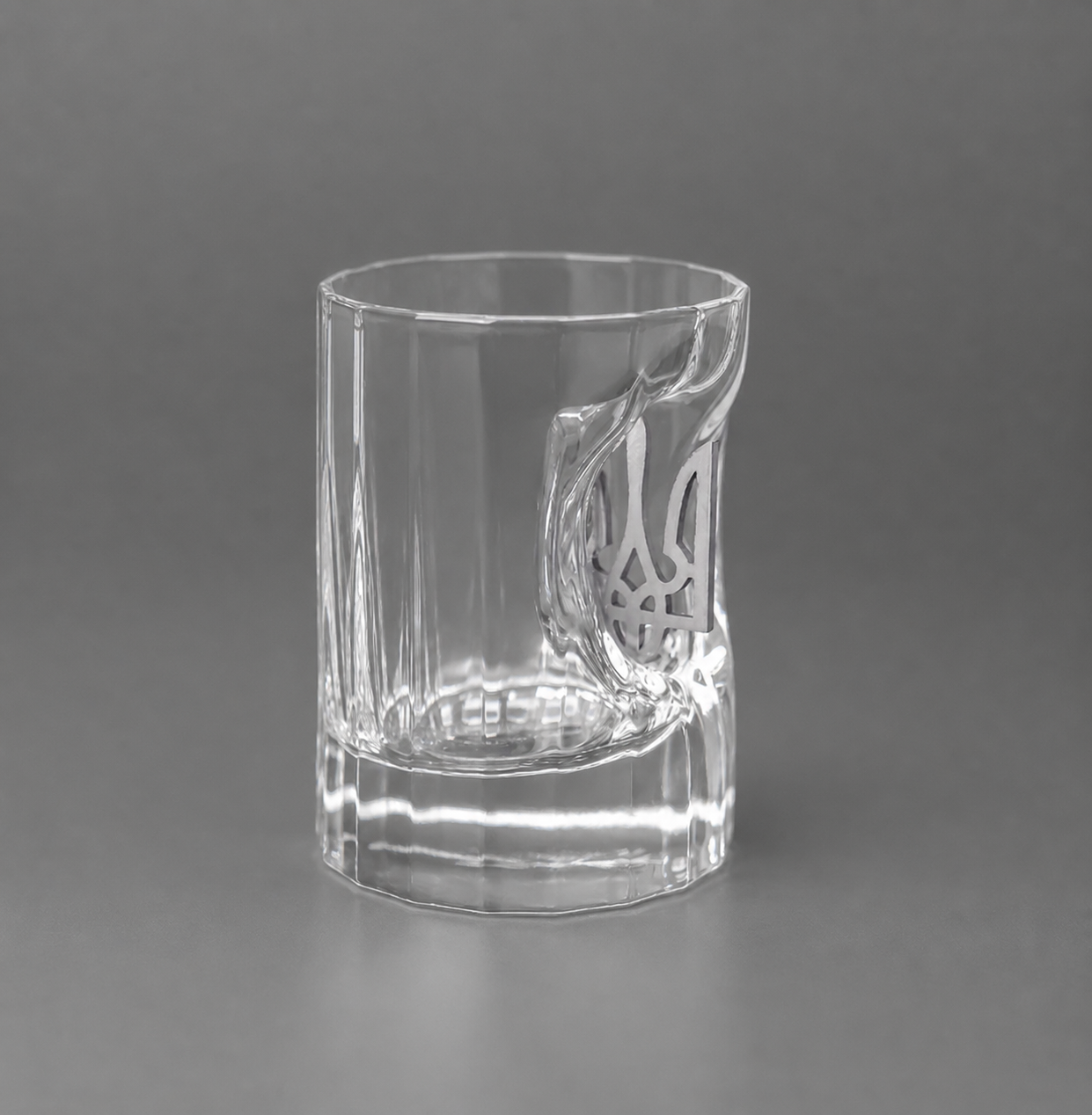 Faceted Crystal Shot Glass Set (Bullet + Coat of Arms) + packaging by VSKLO — premium glass gift with character, refined presentation, and custom engraving available.