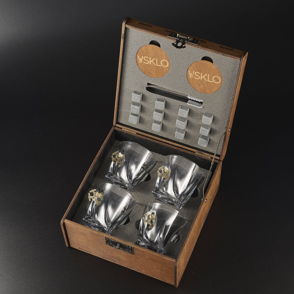 A refined VSKLO piece with handcrafted character, premium presentation, and thoughtful details for a memorable gift.