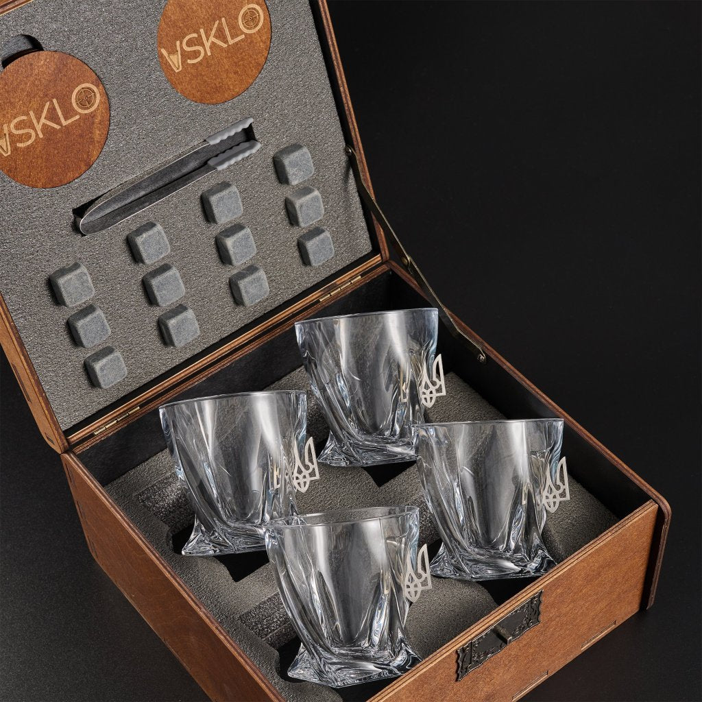 LEO Set 4 - crystal glasses (with Coat of Arms Inserts) by VSKLO — close-up product view, photo 4, SKU 11260