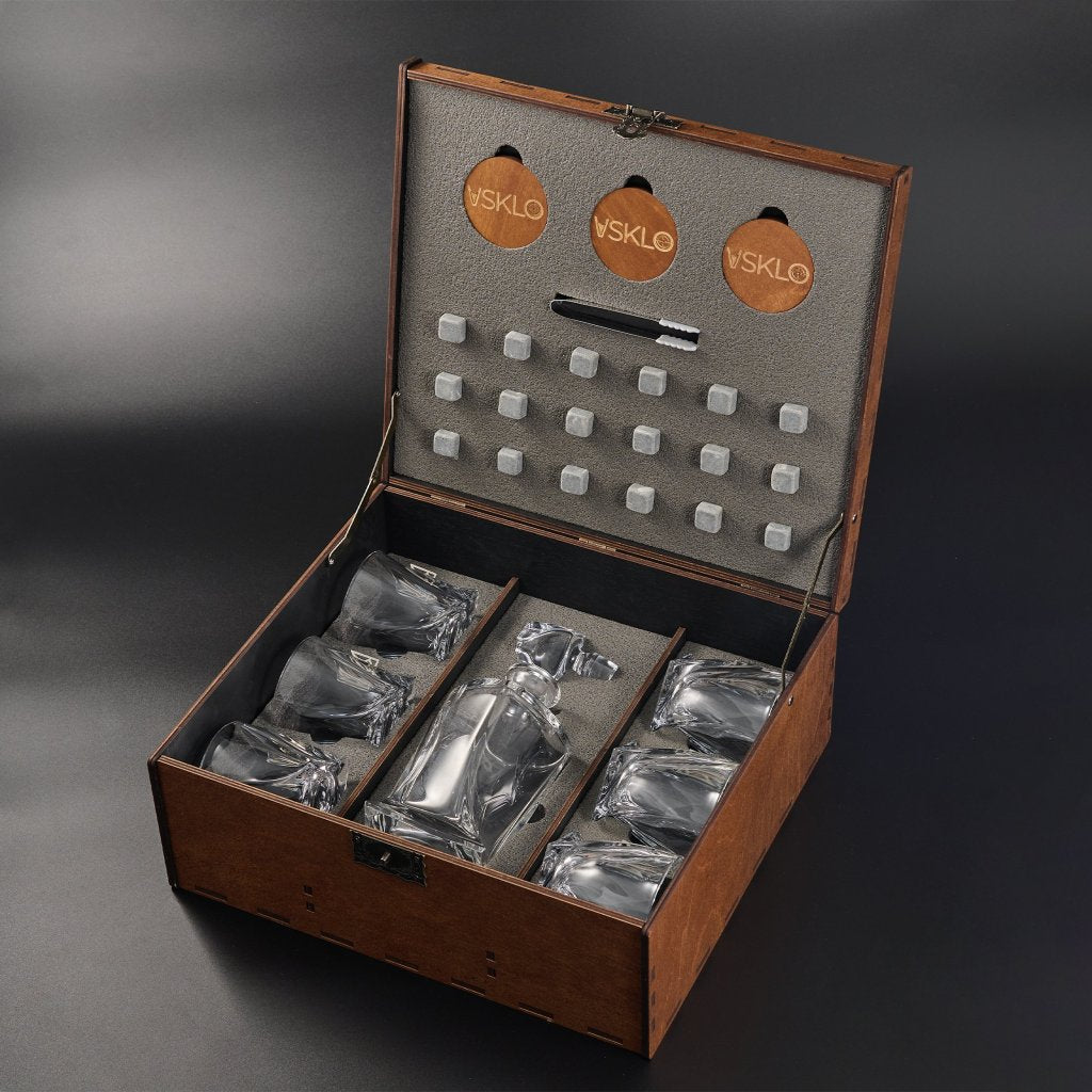 A refined VSKLO piece with handcrafted character, premium presentation, and thoughtful details for a memorable gift.