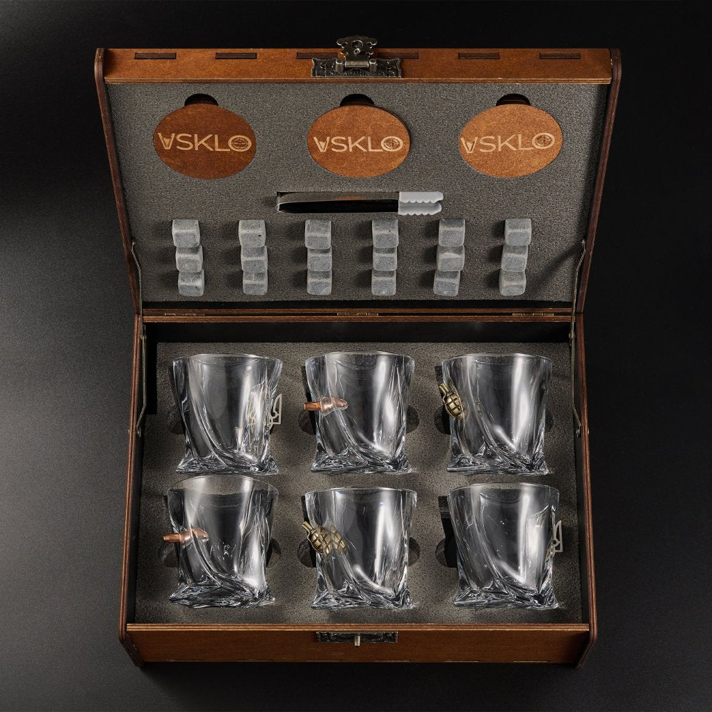 A refined VSKLO piece with handcrafted character, premium presentation, and thoughtful details for a memorable gift.