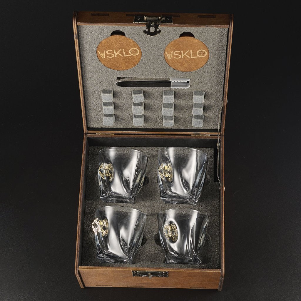 A refined VSKLO piece with handcrafted character, premium presentation, and thoughtful details for a memorable gift.