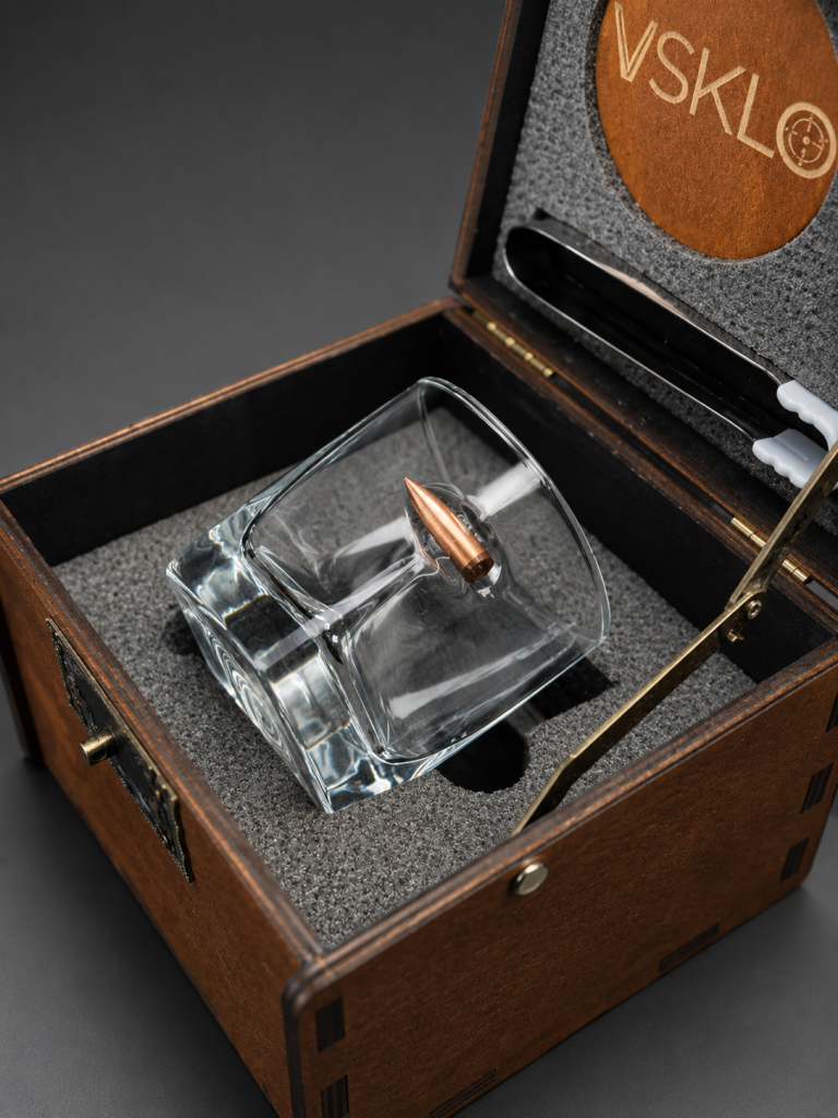 A refined VSKLO piece with handcrafted character, premium presentation, and thoughtful details for a memorable gift.