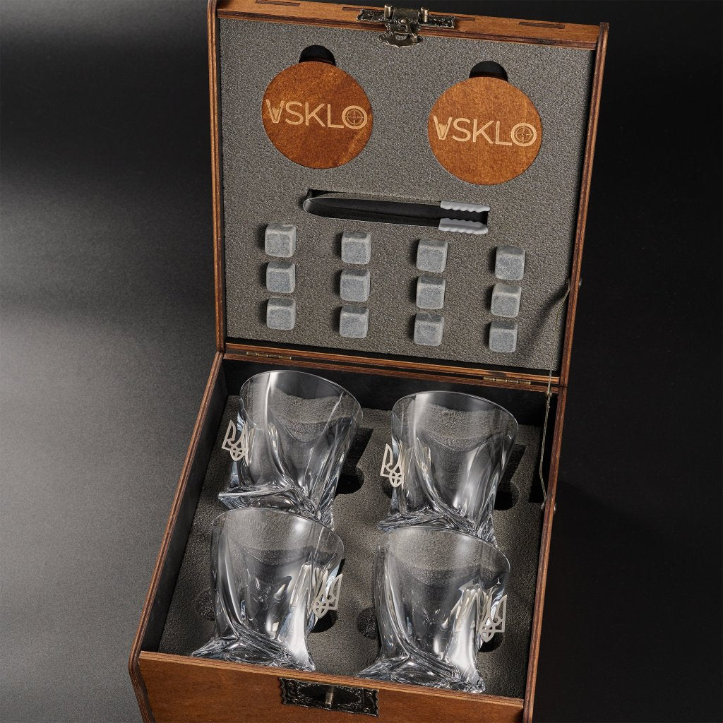 A refined VSKLO piece with handcrafted character, premium presentation, and thoughtful details for a memorable gift.