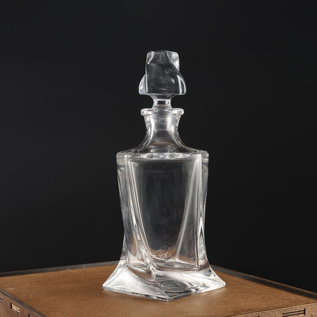 A refined VSKLO piece with handcrafted character, premium presentation, and thoughtful details for a memorable gift.