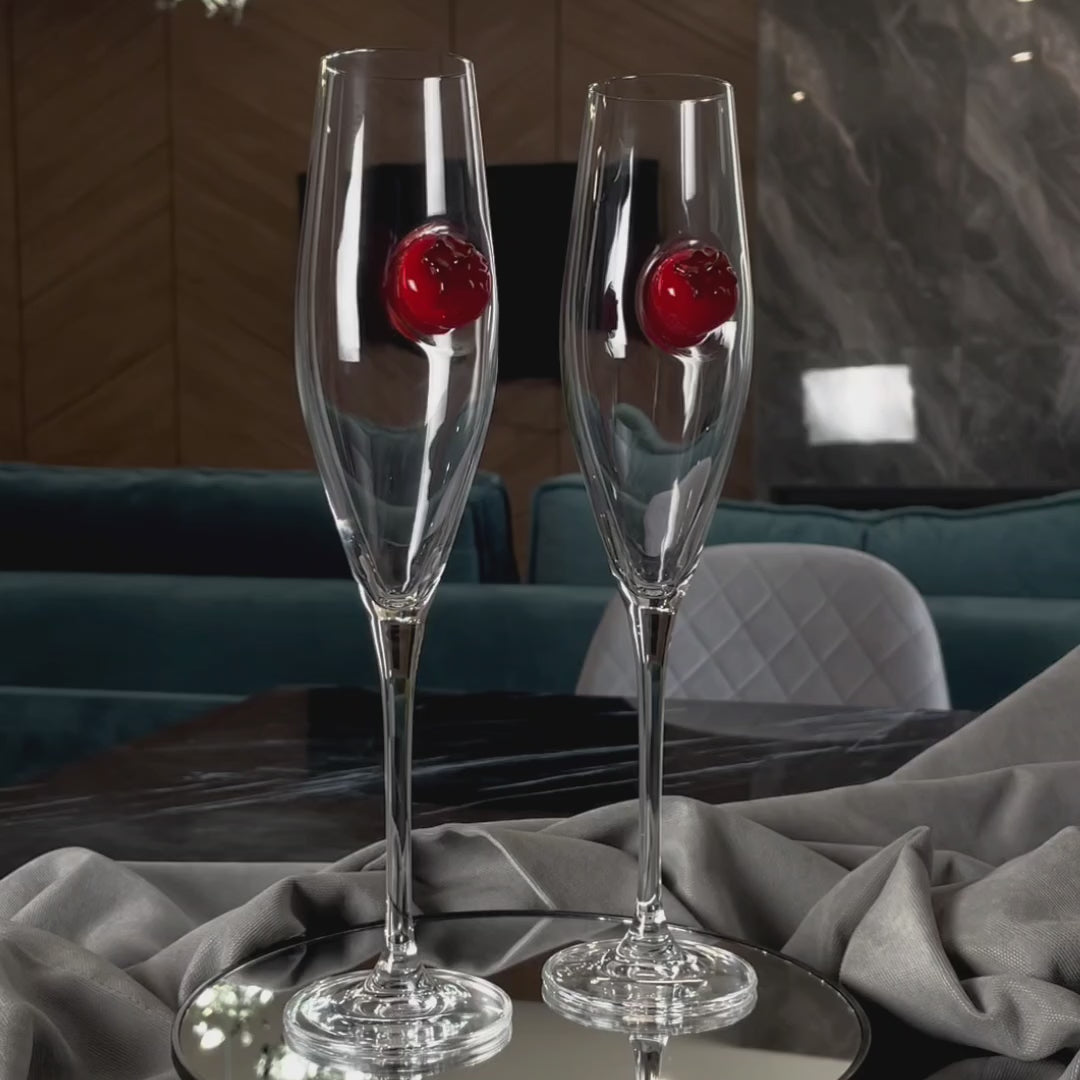 Set mit 2 Champagnergläsern (mit Erdbeere Einsätzen)