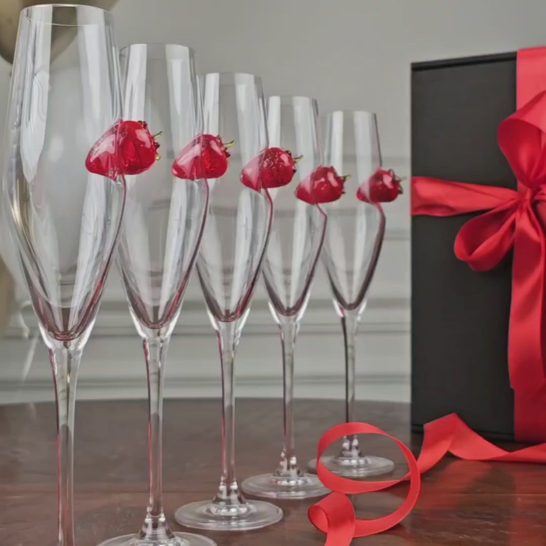 Set of 6 Champagne Glasses (with Strawberry Inserts)